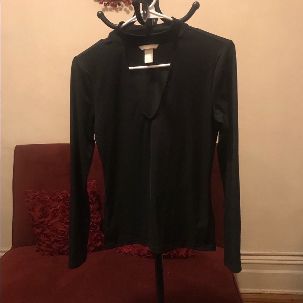 H&M long sleeve keyhole top